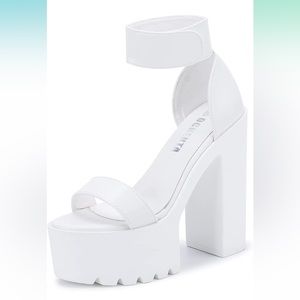 White platform chunky heels 5.5